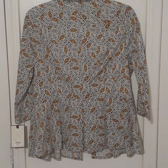 Button down blouse - Picture 4 of 6